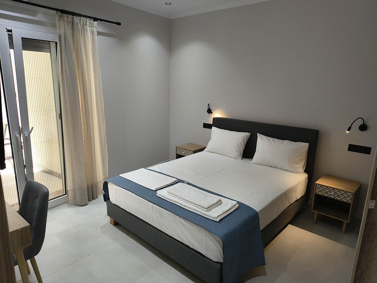 Deluxe-2-bedroom-apartment-header-5