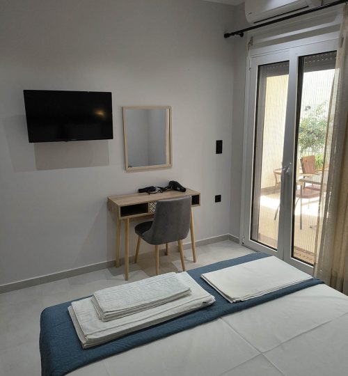 Deluxe-2-bedroom-apartment-header-6